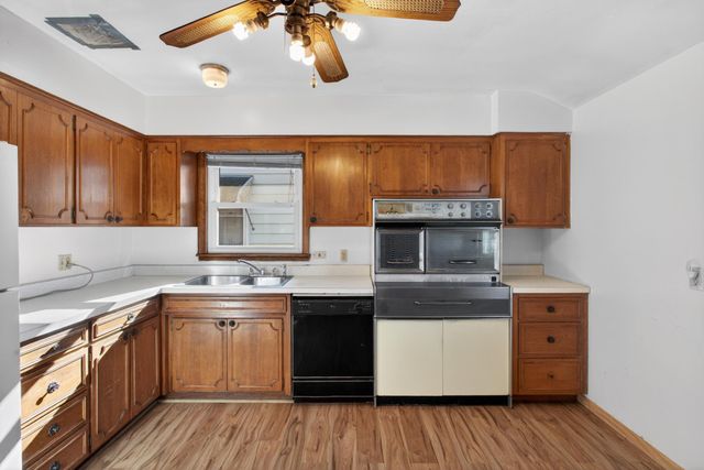 1592 Hoyt Avenue E, Saint Paul, MN 55106