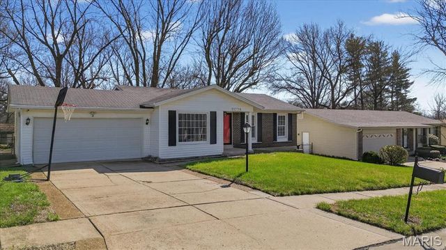 11754 El Somo Court, Florissant, MO 63033