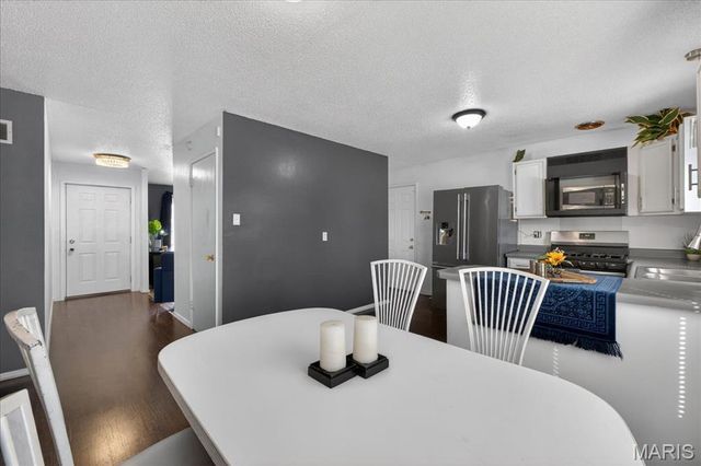 11754 El Somo Court, Florissant, MO 63033