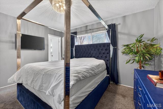 11754 El Somo Court, Florissant, MO 63033