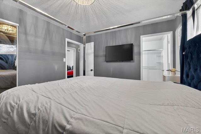 11754 El Somo Court, Florissant, MO 63033