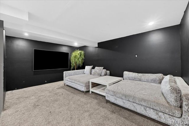 11754 El Somo Court, Florissant, MO 63033