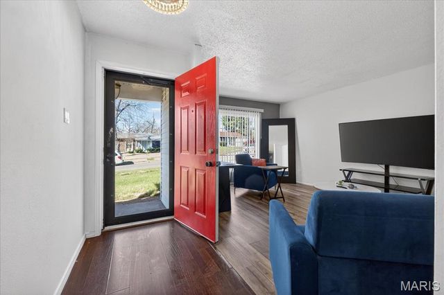 11754 El Somo Court, Florissant, MO 63033