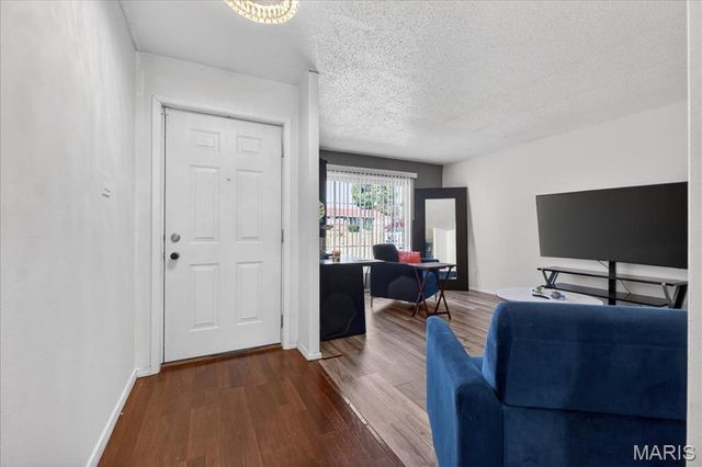 11754 El Somo Court, Florissant, MO 63033