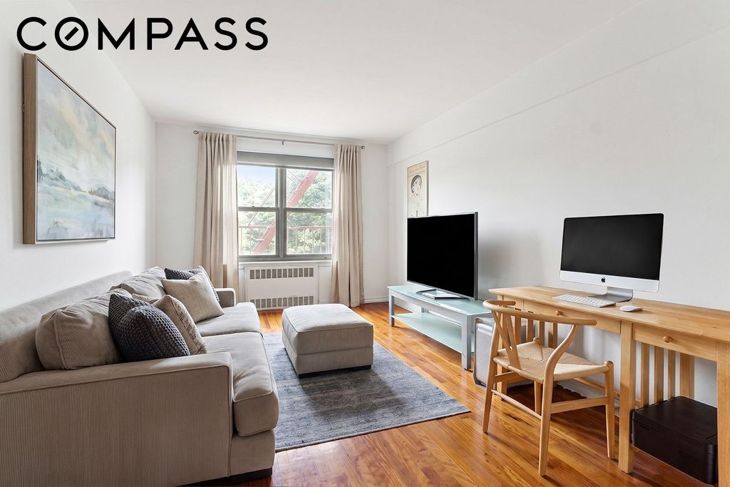 3335 81st St Apt 5F, New York City, NY 11372