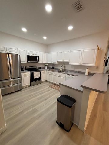 3162 SUN LAKE COURT B, Kissimmee, FL 34747