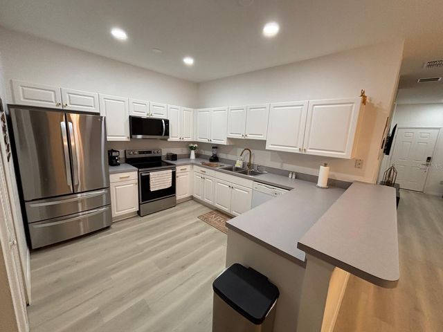 3162 SUN LAKE COURT B, Kissimmee, FL 34747