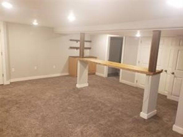 127 Longvue Dr, Ross Twp, PA 15237