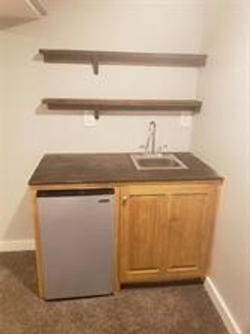 127 Longvue Dr, Ross Twp, PA 15237