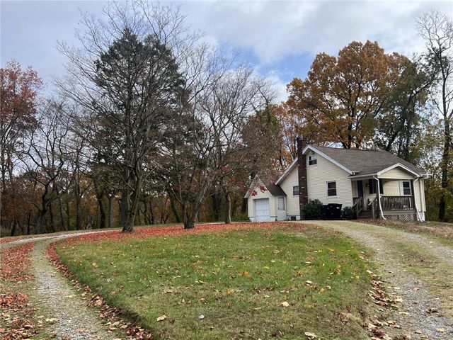 127 Longvue Dr, Ross Twp, PA 15237