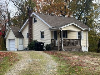 127 Longvue Dr, Ross Twp, PA 15237