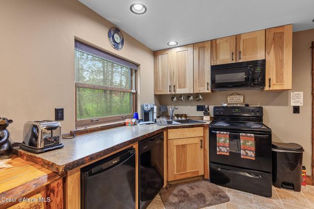 31756 N Riffle RD, Spirit Lake, ID 83869