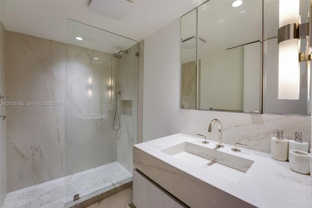 1 Grove Isle Dr A809, Miami, FL 33133