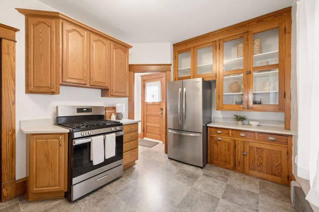 658 Smith Avenue S, Saint Paul, MN 55107