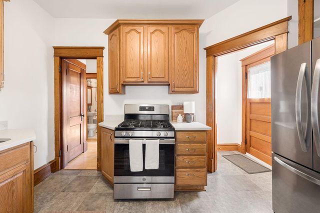 658 Smith Avenue S, Saint Paul, MN 55107