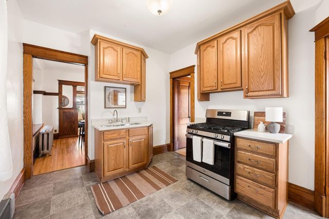 658 Smith Avenue S, Saint Paul, MN 55107