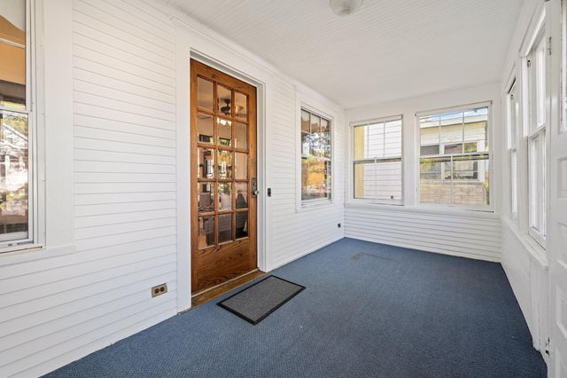 658 Smith Avenue S, Saint Paul, MN 55107