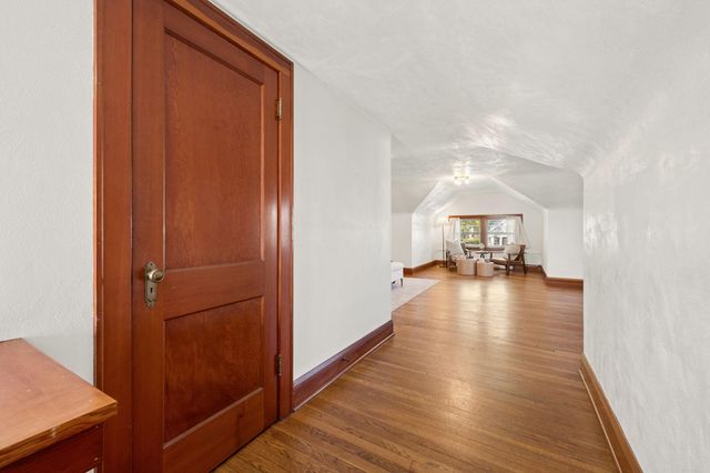 658 Smith Avenue S, Saint Paul, MN 55107