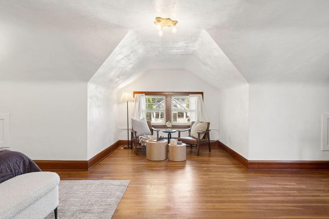 658 Smith Avenue S, Saint Paul, MN 55107