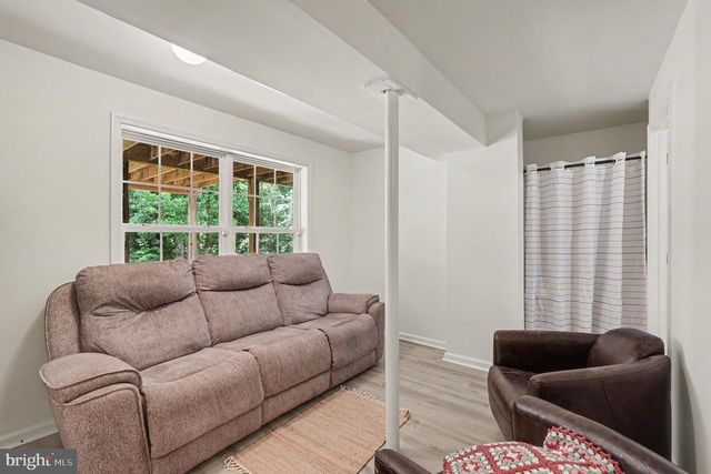 21182 MOUNT RD, Rappahannock Academy, VA 22538