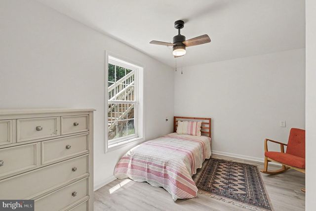 21182 MOUNT RD, Rappahannock Academy, VA 22538