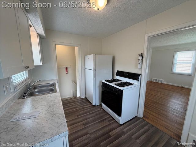 1821 Hanover Street, Lincoln Park, MI 48146