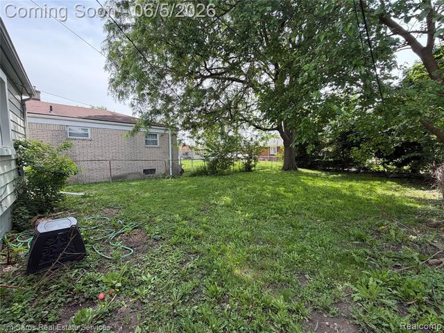 1821 Hanover Street, Lincoln Park, MI 48146