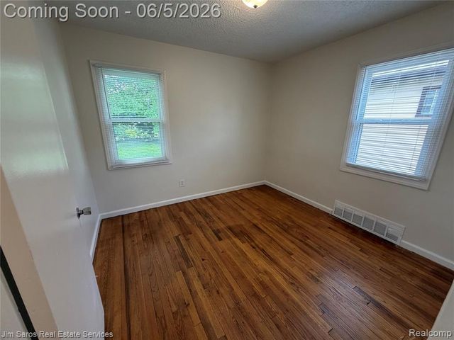 1821 Hanover Street, Lincoln Park, MI 48146