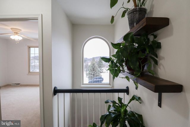 405 BOYD DR, Red Lion, PA 17356