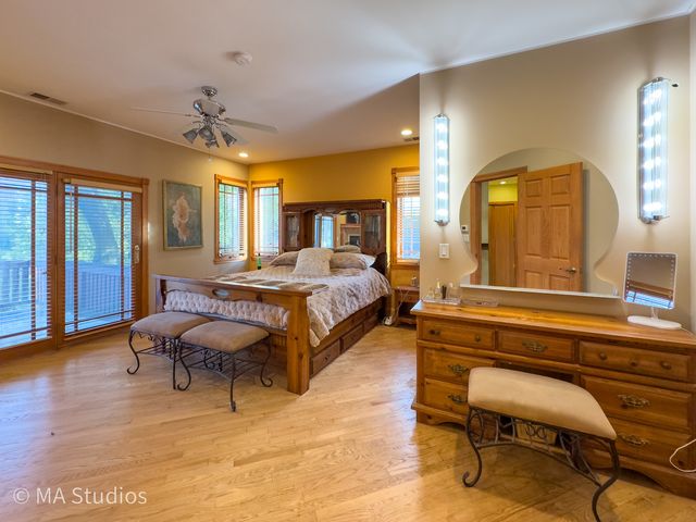 9237 Mason Avenue, Morton Grove, IL 60053