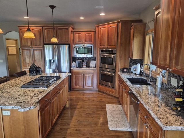3774 Red Stone Drive, Janesville, WI 53548