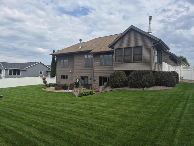 3774 Red Stone Drive, Janesville, WI 53548