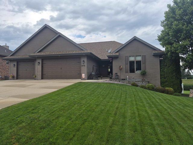 3774 Red Stone Drive, Janesville, WI 53548