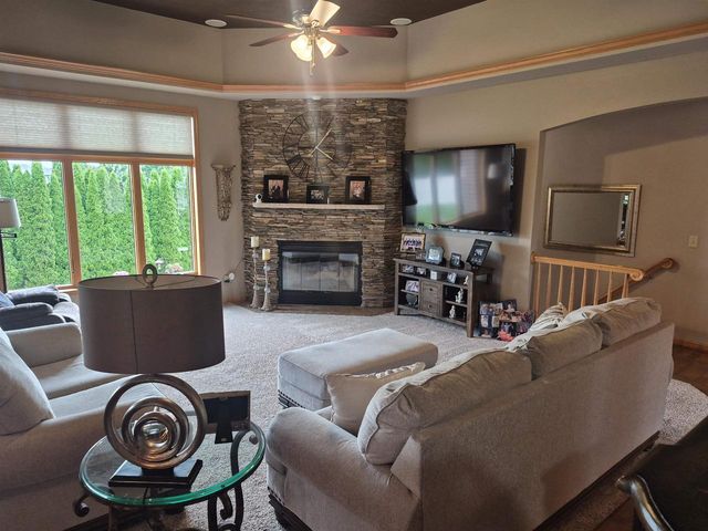 3774 Red Stone Drive, Janesville, WI 53548