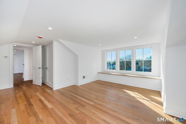 127 Paul Place, Fairfield, CT 06824