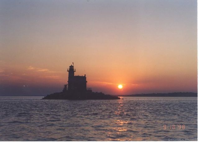 127 Paul Place, Fairfield, CT 06824