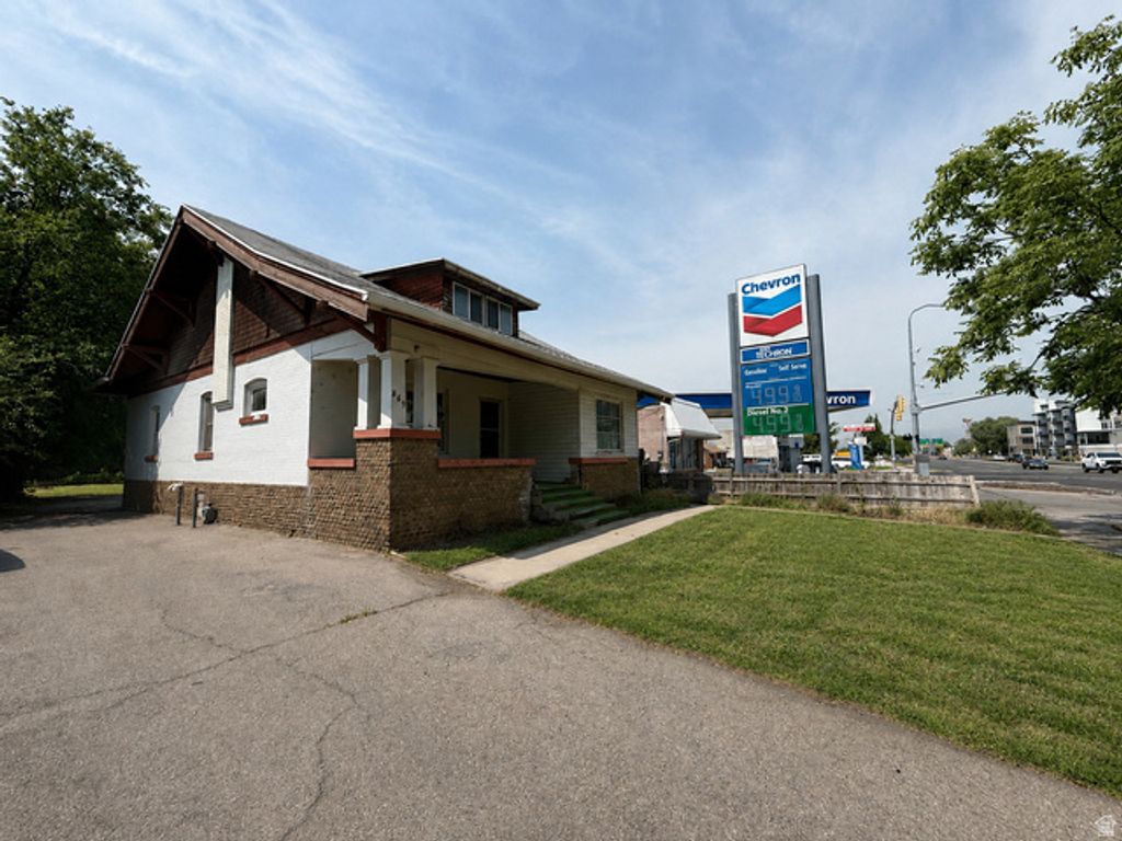 869 W CENTER ST, Provo, UT 84601