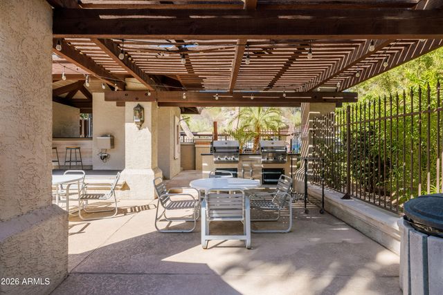7557 N DREAMY DRAW Drive 275, Phoenix, AZ 85020