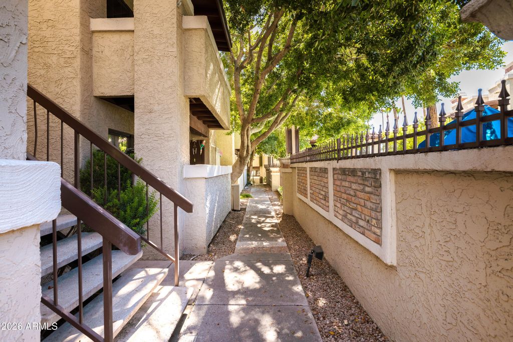 7557 N DREAMY DRAW Drive 275, Phoenix, AZ 85020