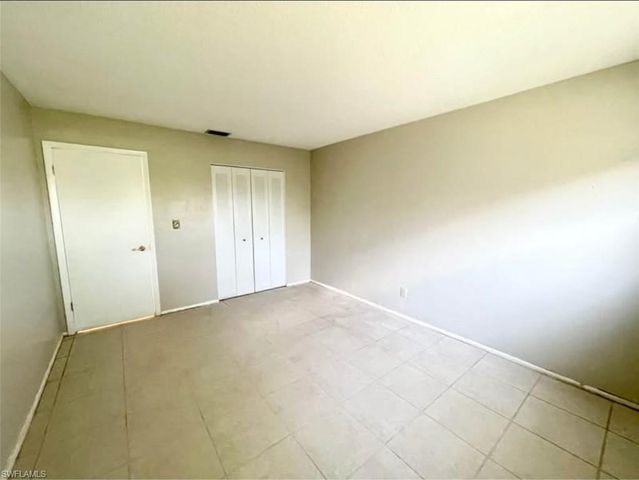 10 Temple CT, Lehigh Acres, FL 33936