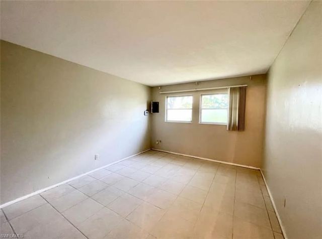 10 Temple CT, Lehigh Acres, FL 33936
