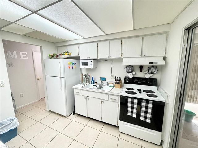 10 Temple CT, Lehigh Acres, FL 33936