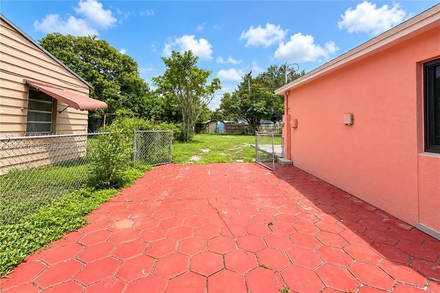 835 NW 126th Street, North Miami, FL 33168