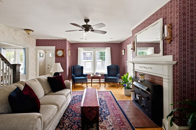646 New Boston Rd, Fall River, MA 02720