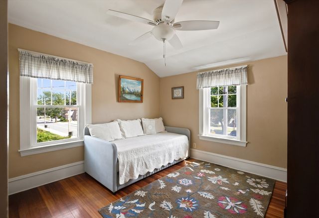 646 New Boston Rd, Fall River, MA 02720