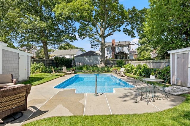 646 New Boston Rd, Fall River, MA 02720