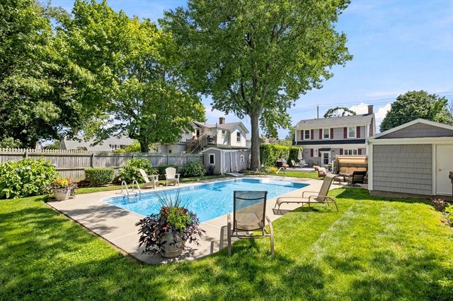 646 New Boston Rd, Fall River, MA 02720