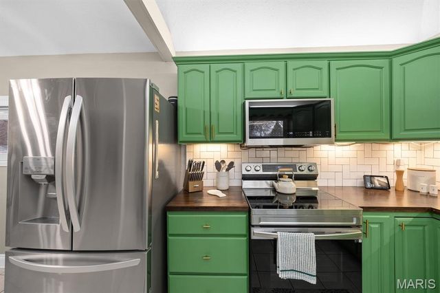 270 S 9th Street, Wood River, IL 62095