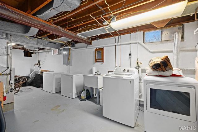 270 S 9th Street, Wood River, IL 62095