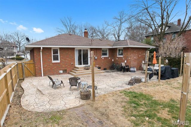 270 S 9th Street, Wood River, IL 62095